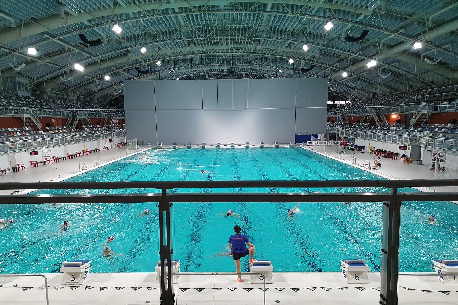 Duurzame energie door warmte-uitwisseling in zwemstadion